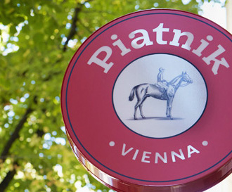 piatnik grün teaser sm.jpg piatnik grün teaser sm.jpg